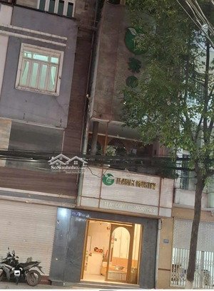 nhà cho thuê tầng trệt và tầng 1, vị trí trung tâm, đối điện coop mart biên hòa