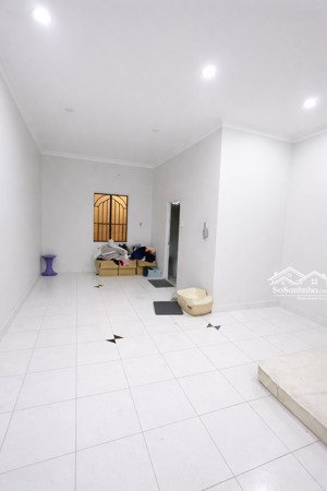 cần bán gấp nhà cmt8 q3, hxh quay đầu, 65m2, gần bùng binh dân chủ