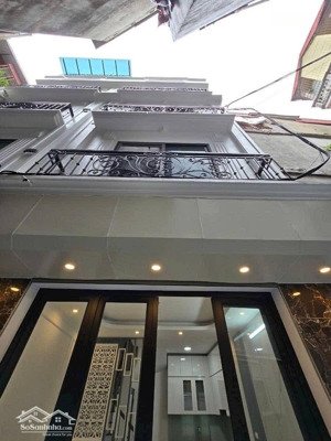 cần bán nhà mới đẹp phố tôn đức thắng đống đa giá chỉ 9,9 tỷ