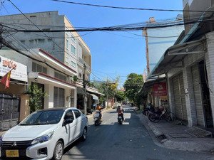 giảm 2 tỷ bán gấp mặt tiền đường 185 - 8 x 17 = 136m2 công nhận