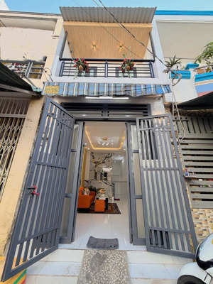 nhà mới - khu dân trí - gần chợ 1/ chiến lược [3.05m x 10m] 1 lầu - 2pn - 2wc