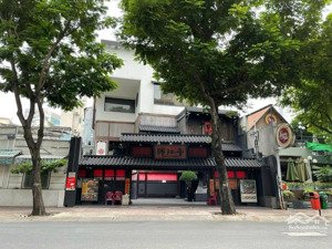 biệt thự mặt tiền đường trần quốc thảo, p võ thị sáu, q3