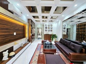 cực phẩm chỉ 11 tỷ có nhà 6 tầng thang máy full nội thất châu âu 40m, mt4.3m vị trí đẹp sát hô tây