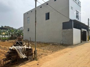 tuyến 2 đường 420 - 100m2 - full thổ - xây cho thuê được luôn - cách fpt 5p đi xe - ô tô tận cửa