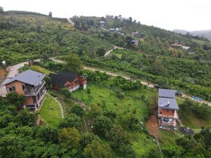 aman cloud: mua nghỉ dưỡng hay mua một khối bê tông san phẳng trọc lóc giữa đồi?