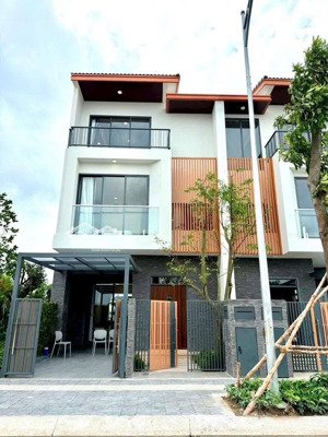 nhà phố la home mặt tiền lương hòa
sát bình chánh chỉ 15% sở hữu ngay căn nhà đường lương hoa -bc