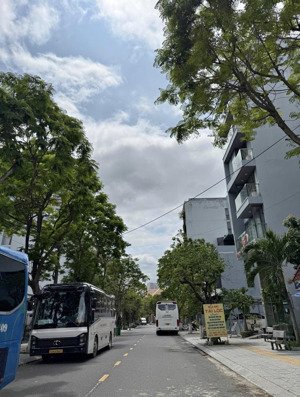 bán đất mặt tiền đường đỗ thế chấp phù hợp xây toà căn hộ khách sạn sát biển