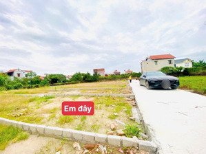 chính chủ em.gửi bán lô đất đẹp tại quán trạch ,văn giang dt 80,6 m2 giá 2,8 tỷ 