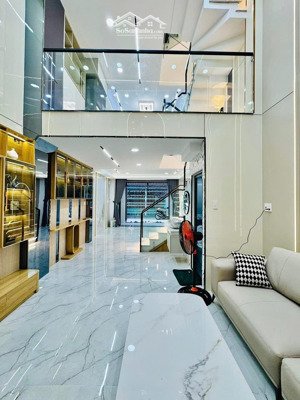 bán gấp căn nhà 4 tầng 4m1 x 12m btct mới xây. gần ngay emart phan huy ích. 6 tỷ 450 tl