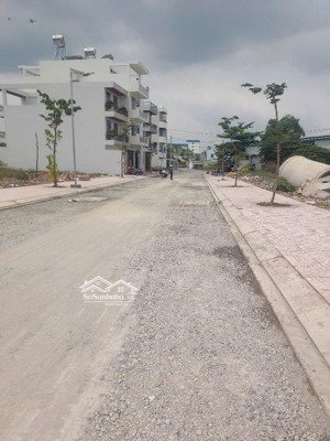 đất thị trấn hóc môn đường 10m vip