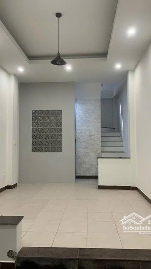 cho thuê nhà mặt phố bồ đề ô tô đỗ cổng