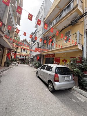 hiếm nhà cầu giấy diện tích 75m2 -6 tầng lô góc 3 mặt thoáng ôtô kinh doanh kết hợp ở cực đẹp