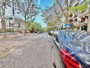 mặt phố vạn phúc - vạn bao ba đình -vỉa hè 8m -đối diện ks la thành 55m x 5t - khu đsq