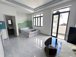 studio ban công new 99% - thang máy - hầm xe - máy giặt riêng - gần chợ bà chiểu - ngã 4 hàng xanh