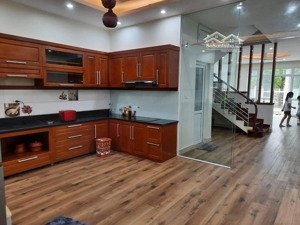 cho thuê nhà hồ tùng mậu 70mx6t, full thang máy điều hòa, nhà mới, oto đỗ, 35tr