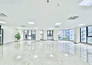 văn phòng 150m2 giá thuê 32 triệu/ tháng trên đường võ văn tần, q.3 - có hỗ trợ làm việc ngoài giờ
