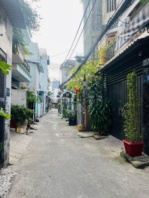 chủ cần bán gấp giảm thêm 500 triệu, rẻ nhất khu vực quận tân bình, 4mx18m, 3 tầng, 6.7 tỷ