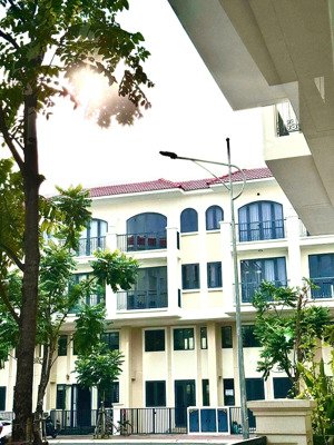 chuyển công tác cần bán nhà trước tết, nhà đẹp xách vali vào ở. lh 