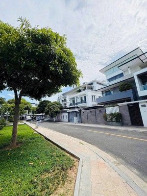 giá tốt quá chỉ 58tr/m2. lô biệt thự v2 kđt vcn phước hải, nha trang giá rất tốt cho quý khách hàng