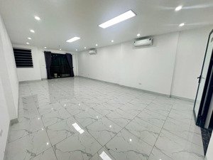 cho thuê văn phòng 90m2 giá 21 triệu/ tháng - nguyễn thị minh khai, quận 3