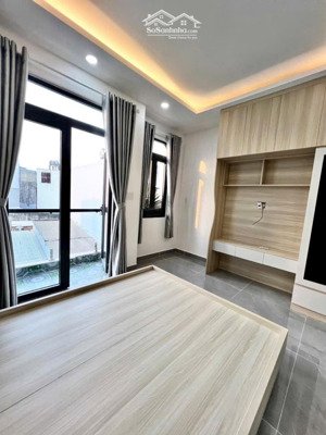 nhà víp có thang máy, full nội thất cao cấp