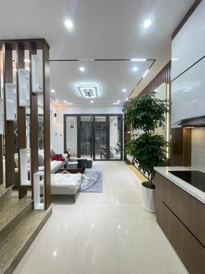 giảm giá sốc phố lê thanh nghị, ngõ thông kinh doanh, nhà đẹp lung linh, tặng full thất, 40m*5t.