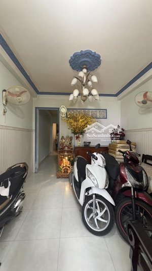 chủ giảm sốc 300 triệu. ngay gần trung tâm q1