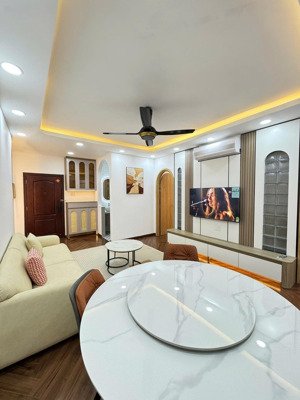 cho thuê gấp căn hộ chung cư
scenic valley, pmh, q7, nội thất sang trọng, giá rẻ, full nội thất