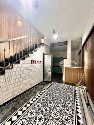 bán nhà tên lửa 97m2, 4 tầng, siêu đẹp chỉ 7.3 tỷ gần aeon mall hẻm xe hơi