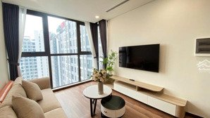 hiếm! cần cho thuê căn 2pn mipec rubik có nội thất, tầng trung hướng nam giá 14 triệu.lh:0927919799