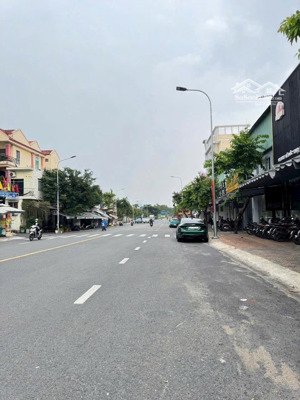 lô đất hxh 5m thông dương quảng hàm, p6, gv. 4.2m x 18m. nở hậu 4.4m. cn: 74m2. 8.1 tỷ bớt lộc