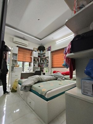 nhà, tập thể xưởng mộc - vđtqh rừng ( xã thanh trì ) - thanh trì. 67/92,vị trí đẹp.giá đẹp 10,8tỷ