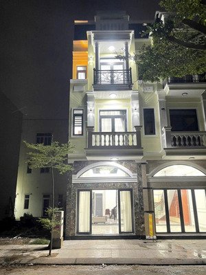 cho thuê nhà 3 tấm dĩ an đầy đủ nội thất