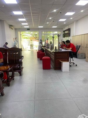 siêu hiếm - mặt tiền nguyễn văn tạo - nhà 2 lầu - nở hậu 8m - sổ riêng - dòng tiền 600t.r/tháng