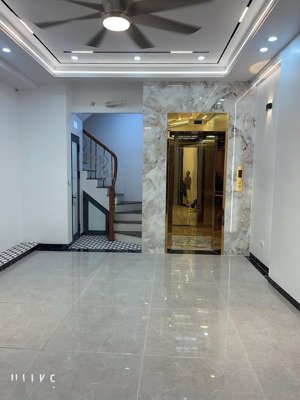 trung tâm đống đa - nhà mới 7tầng thang máy - ngõ nông gần phố - ngõ thông kinh doanh !