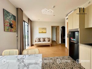 penthouse tràn ngập ánh sáng "chill" cùng view landmark 81 tại ung văn khiêm