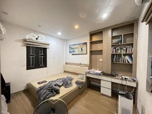 hạ chào 500tr, nhà bồ đề dân xây, chỉ 6,1 tỷ, ở luôn, trung tâm