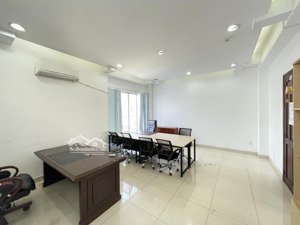 chính chủ cho thuê văn phòng 30m² view thoáng mát ở yên thế, tân bình, sát bên sân bay.