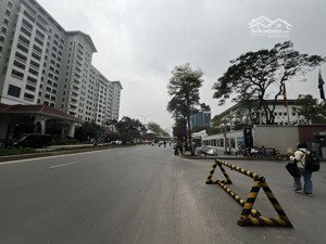 22 tỷ-103m2. bán đất tặng nhà 2 tầng nở hậu tại đào tấn ba đình.