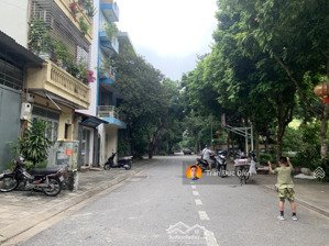 chính chủ cho thuê 2 sàn tầng 4,5 nhà mặt vườn hoa khu tđc phố trạm, có thể làm văn phòng công ty