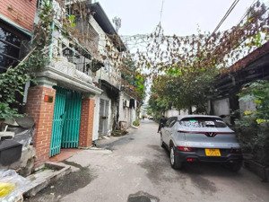 tặng giấy phép xây dựng 7 tầng mảnh đất vàng - ngõ thông kinh doanh - ô tô 7 chỗ qua nhà - nhà đủ.