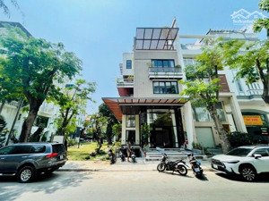 biệt thự góc 2 mt công viên :8 x 18.5 148m2 tại bùi bằng đoàn, 4pn, hầm thang máy giá 59,9 tỷ vnd