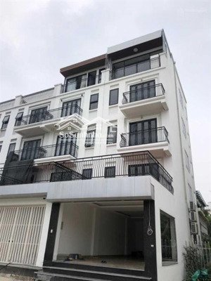 chính chủ cho thuê căn đã hoàn thiện đẹp 4 tầng full nội thất ở tasco foresa xuân phương