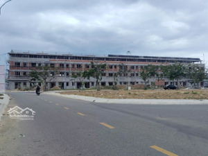 bán lô góc kinh doanh đối diện chung cư mk central city mặt tiền 22m.