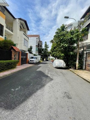 bán lô đất (8x15 ) khu biệt thự bên sông gigamll