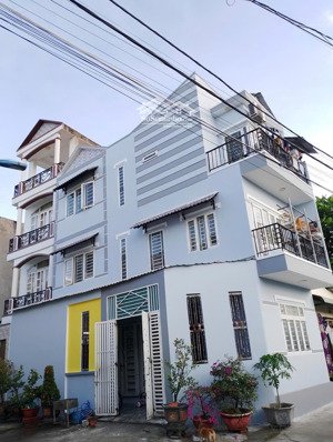 nhà quốc lộ 1, gần cầu bình phước, sông sài gòn, 6,5x11m, 3 tầng, hxh