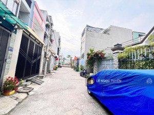 lô đất trong kdc đường thạnh lộc 16 gần ngã tư ga, gần chợ cầu đồng, giá 4.3 tỷ / 65m2, đường 7m