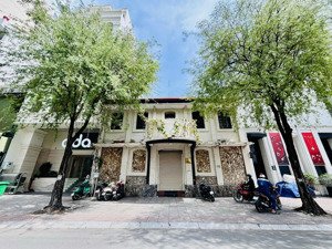 công trường mê linh ngang 12m 2 tầng 500m2