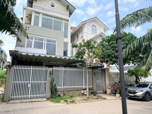 bán căn biệt thự nội khu 280 lương định của p.an phú quận 2 ( khu chỉ có 12 nền biệt thự độc lập )