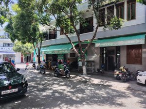 cho thuê nhà mặt tiền đoàn thị điểm 3 tầng gần chợ động